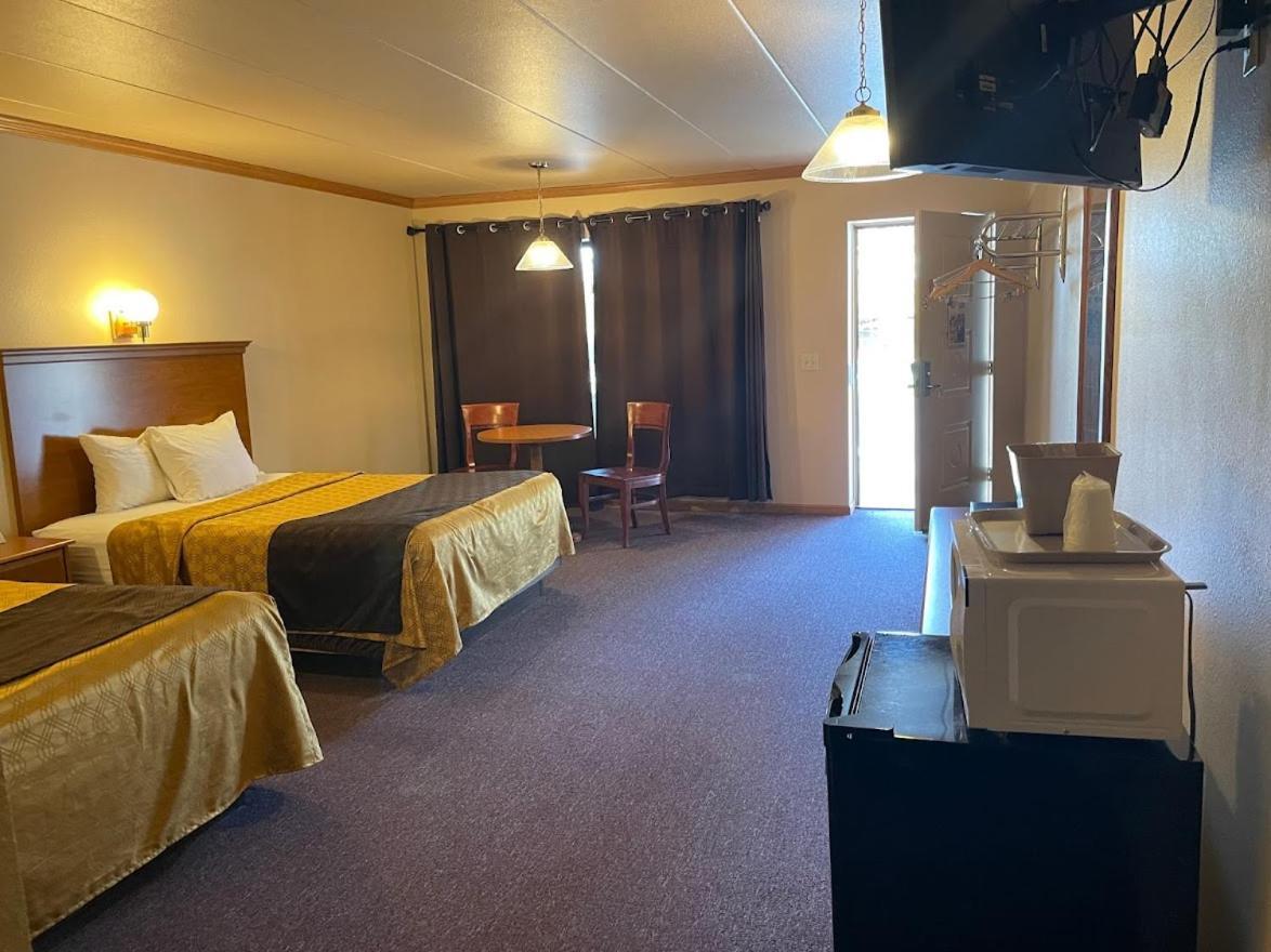 Motel Amber's And