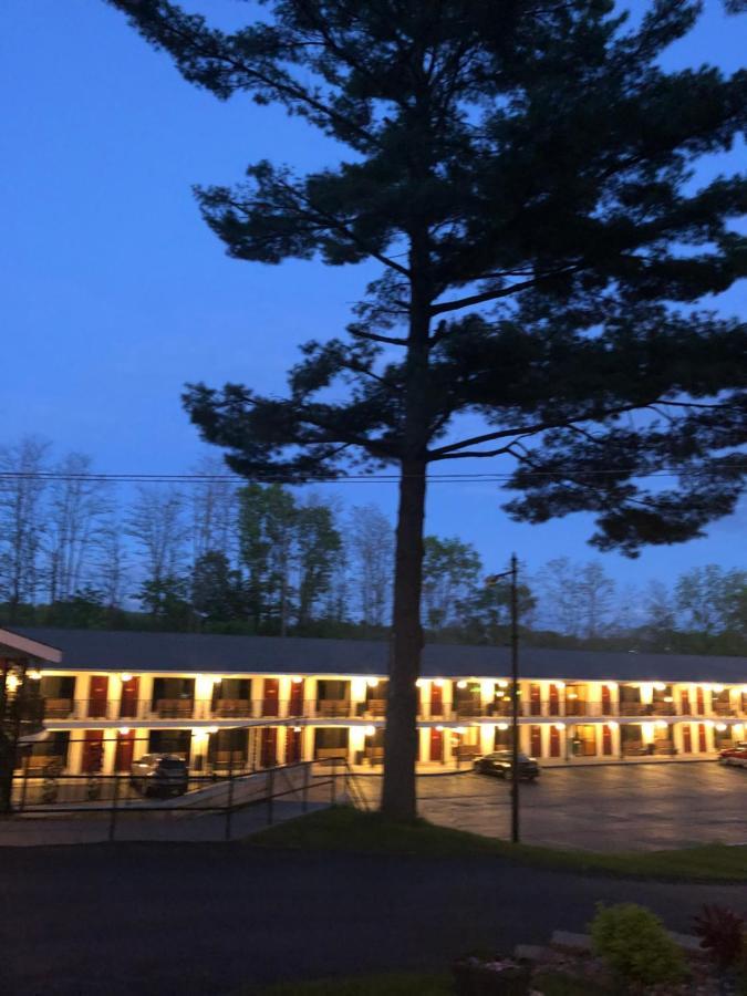 Amber's And Motel