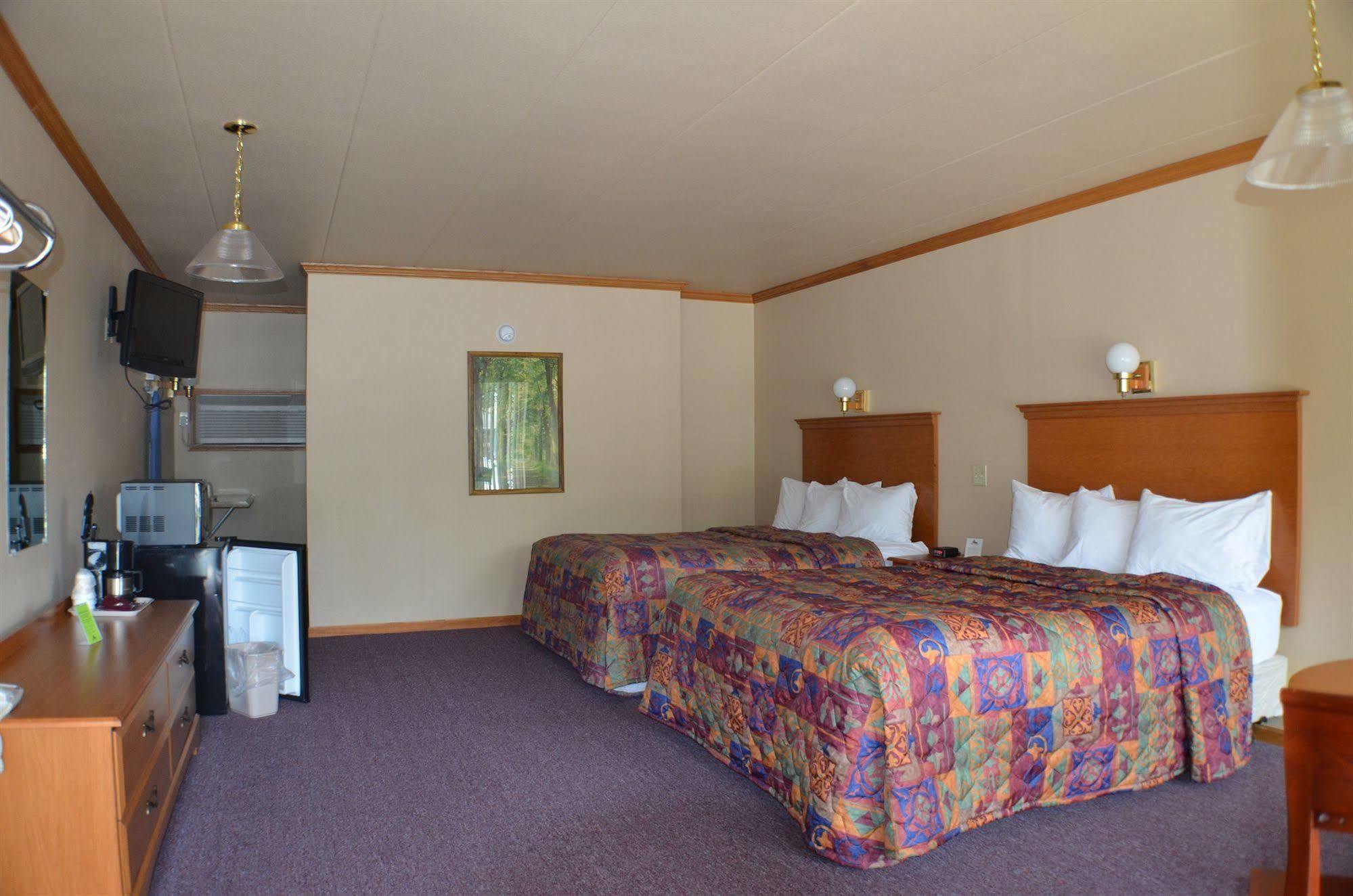 Motel Amber's And 3*